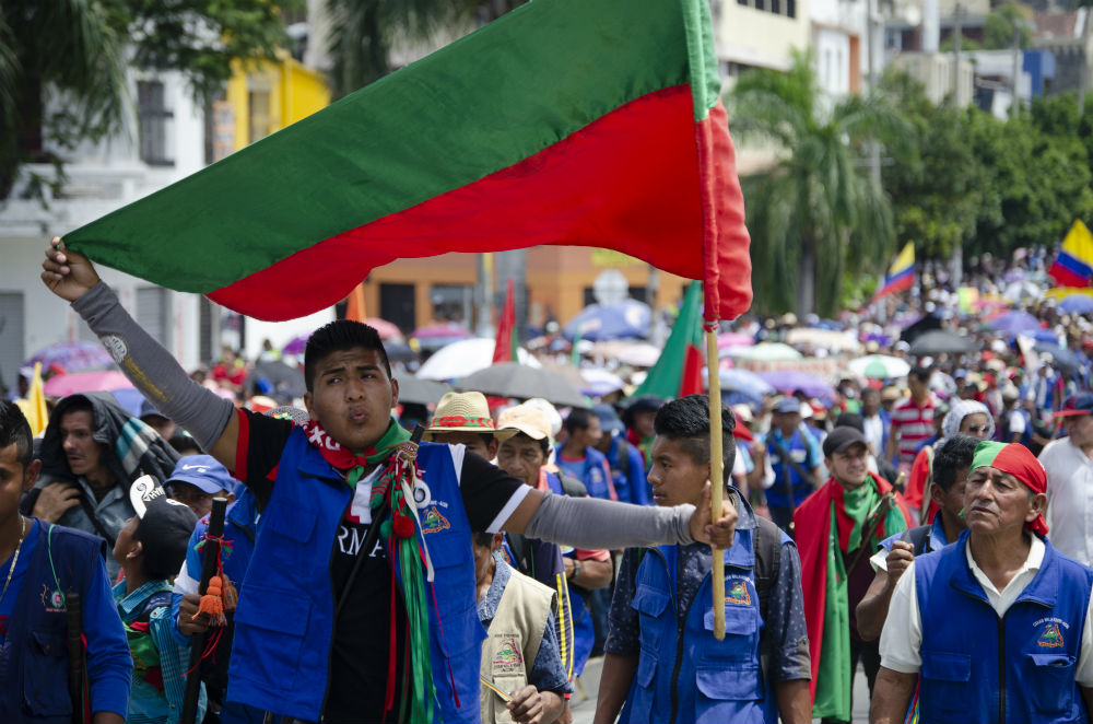 Indigenas en la marcha